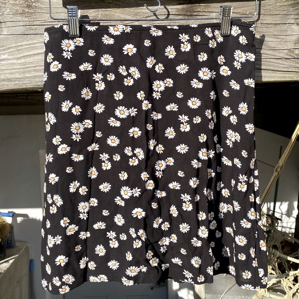 NWT Ultra high-rise floral skirt